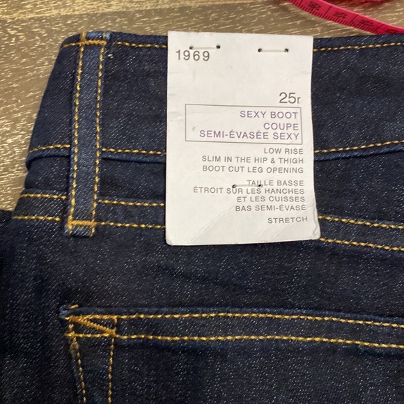 NEW Gap Low rise slim in the hip & thigh’s Boot cut leg opening stretchy - Picture 11 of 11